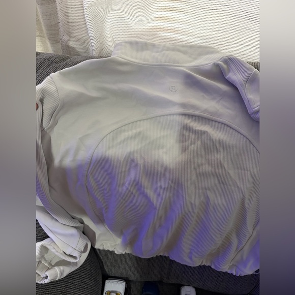 Lululemon pullover - Picture 3 of 4